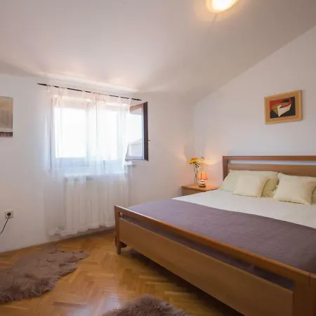 Ferienhaus Holiday Divna *